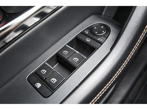 Certified 2025 MAZDA CX-70 3.3 Turbo S w/ Premium Package image 17