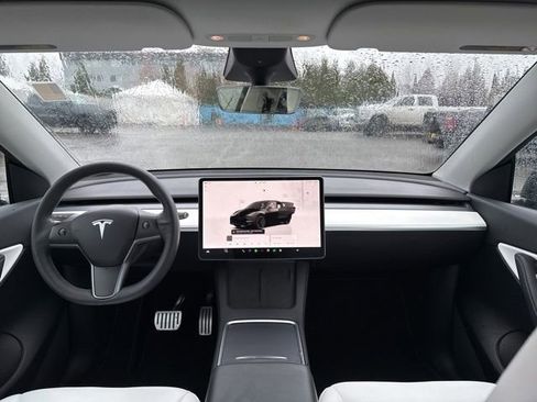 Used 2022 Tesla Model Y Performance image 18