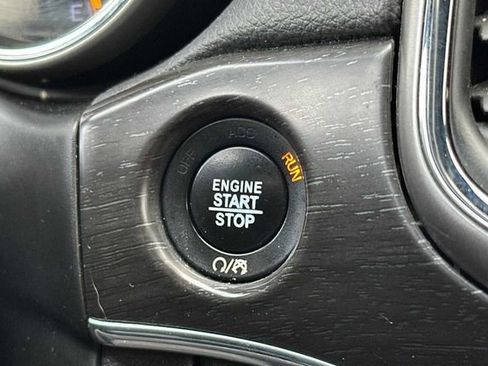 Used 2018 Jeep Grand Cherokee Limited image 21