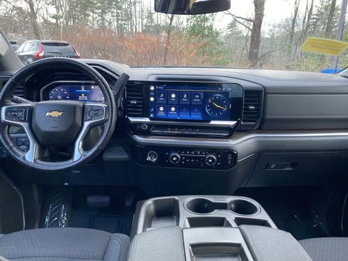 Used 2022 Chevrolet Silverado 1500 LT image 18