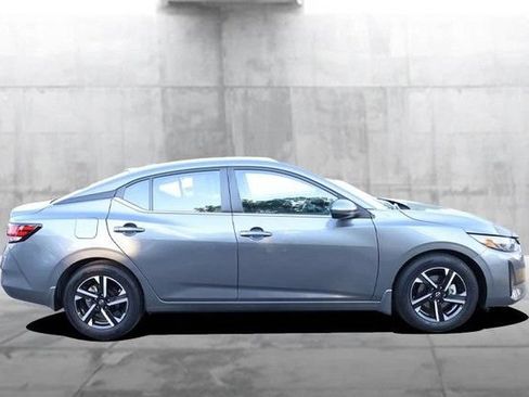 Certified 2025 Nissan Sentra SV FWD image 5