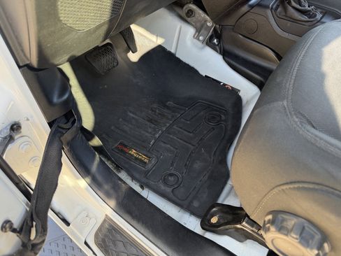 Used 2020 Jeep Gladiator Overland image 21