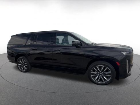 Used 2023 Cadillac Escalade ESV Sport AWD/4WD image 16