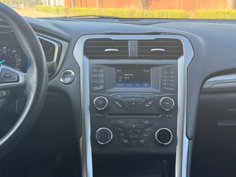 Used 2018 Ford Fusion S FWD image 23