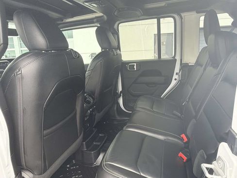 Used 2021 Jeep Wrangler Unlimited Sahara AWD/4WD image 19