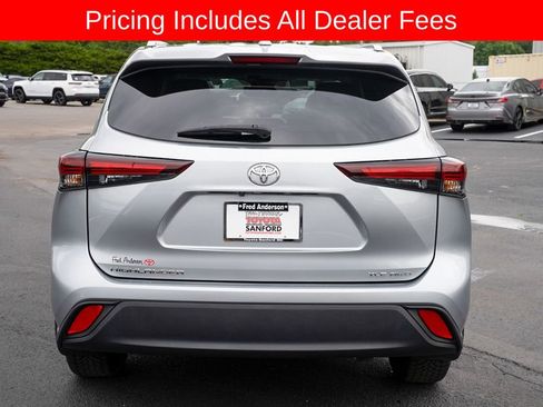 Certified 2024 Toyota Highlander XLE AWD/4WD image 4