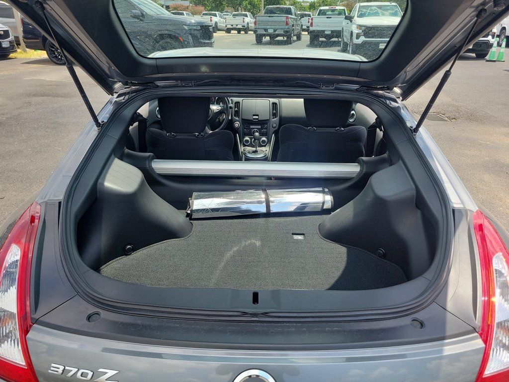 Used 2011 Nissan 370Z Coupe w/ Sport Pkg RWD image 21