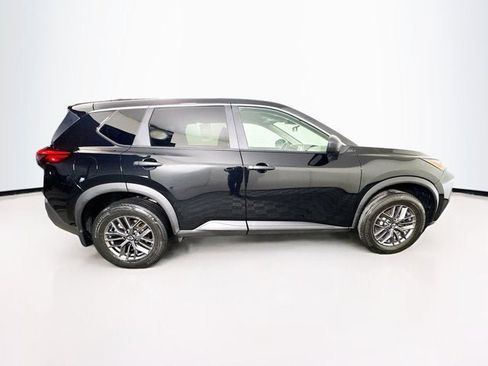 Certified 2023 Nissan Rogue S image 4