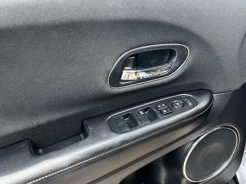 Used 2021 Honda HR-V EX image 16