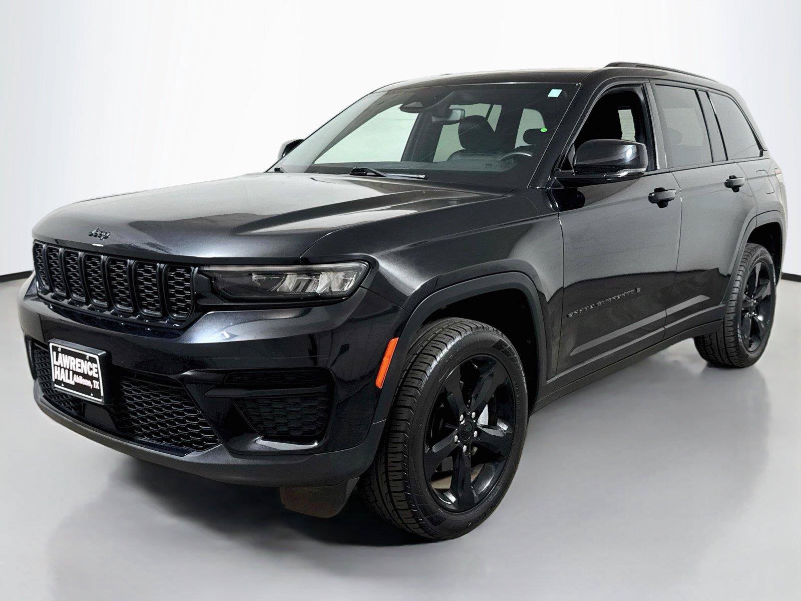 Used 2023 Jeep Grand Cherokee Altitude AWD/4WD image 1