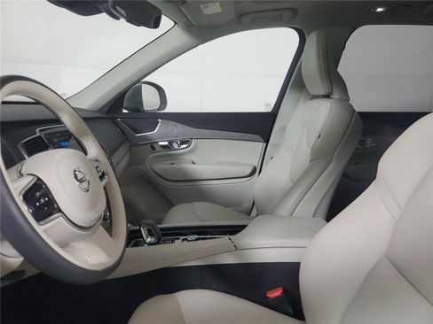 Certified 2025 Volvo XC90 B6 Plus w/ Protection Package Premier AWD/4WD image 22