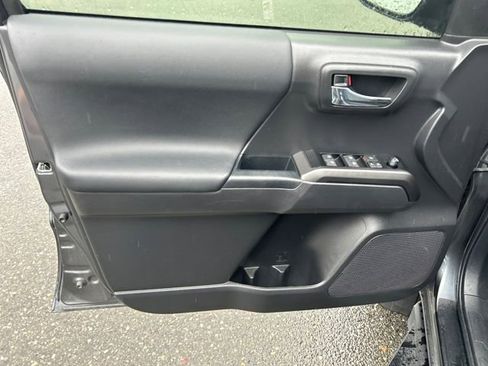 Used 2023 Toyota Tacoma TRD Off-Road image 16