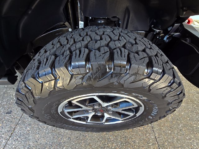 Certified 2025 Jeep Wrangler Unlimited Rubicon w/ Convenience Group AWD/4WD image 28