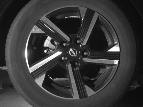 Used 2025 Nissan Sentra SV FWD image 15