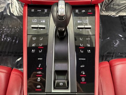 Used 2023 Porsche Macan GTS AWD/4WD image 29