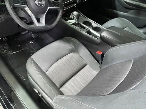 Used 2025 Nissan Altima 2.5 SV image 31