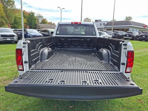 Used 2020 RAM 1500 Classic SLT image 30