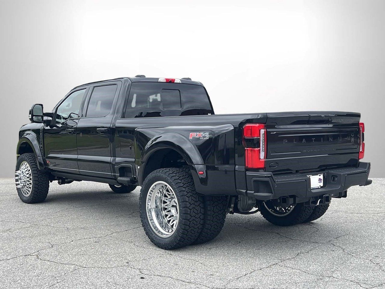 New 2026 Ford F450 Platinum w/ Platinum Plus Package AWD/4WD image 26