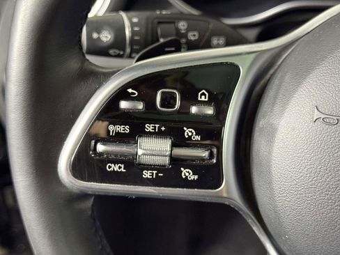 Used 2022 Mercedes-Benz GLC 300 4MATIC image 22