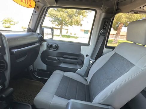 Used 2010 Jeep Wrangler Unlimited Sport AWD/4WD image 15