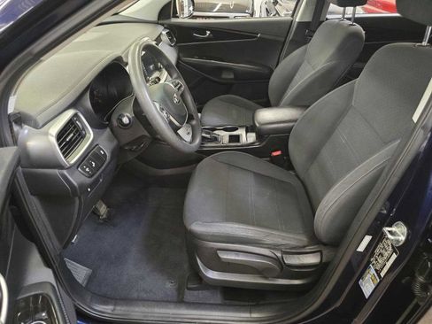 Used 2020 Kia Sorento LX image 6