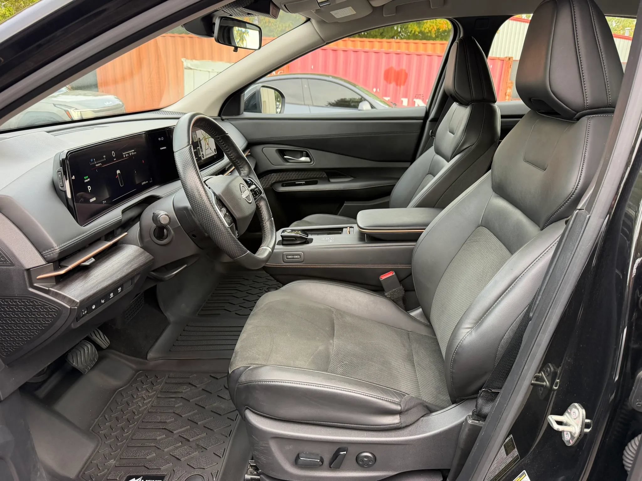 Used 2023 Nissan Ariya FWD image 14