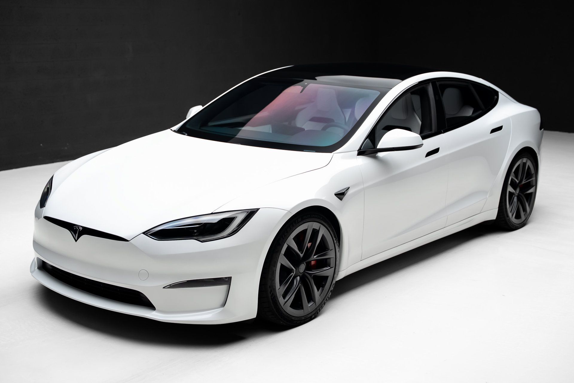 Used 2025 Tesla Model S Plaid AWD/4WD image 5