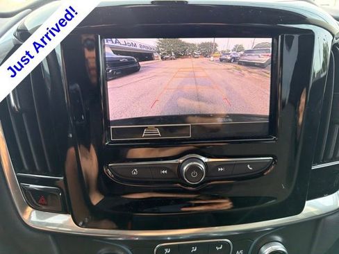 Used 2021 Chevrolet Traverse LS FWD image 14