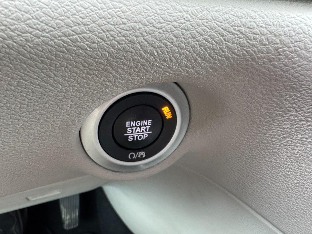Used 2024 Chrysler Pacifica Touring-L FWD image 23