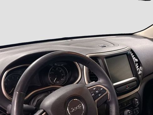 Used 2014 Jeep Cherokee Limited FWD image 11