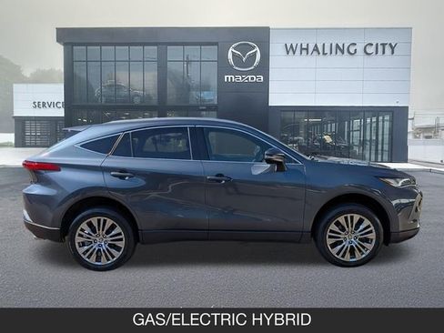 Used 2023 Toyota Venza XLE AWD/4WD image 7