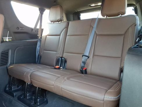 Used 2024 Chevrolet Suburban High Country image 19