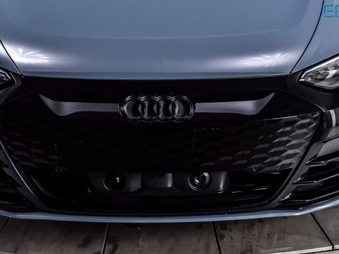 Used 2022 Audi e-tron GT Premium Plus w/ Performance Package image 9