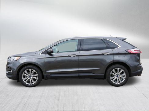 Used 2019 Ford Edge Titanium FWD image 4