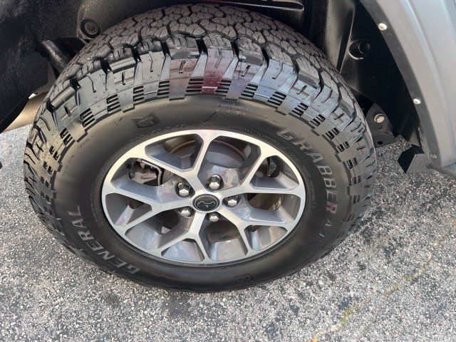 Used 2024 Jeep Wrangler Sport AWD/4WD image 19