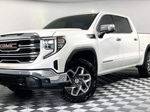 Used 2024 GMC Sierra 1500 SLT w/ SLT Premium Plus Package AWD/4WD image 2