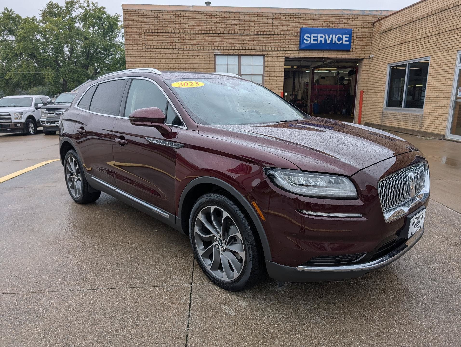 Used 2023 Lincoln Nautilus Reserve w/ Luxury Package AWD/4WD image 4