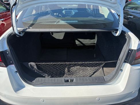 Used 2025 Nissan Versa SV w/ Trunk Package FWD image 29