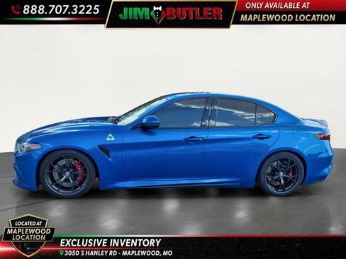 Used 2018 Alfa Romeo Giulia Quadrifoglio w/ Driver Assist Dynamic Package RWD image 17