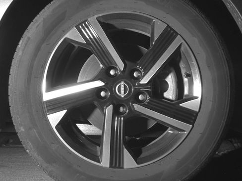 Used 2025 Nissan Sentra SV image 13