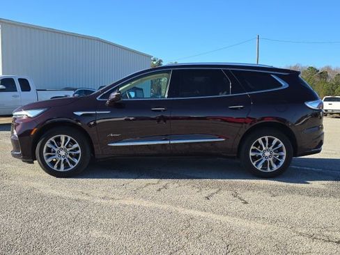 Used 2022 Buick Enclave Avenir w/ Avenir Technology Package image 2