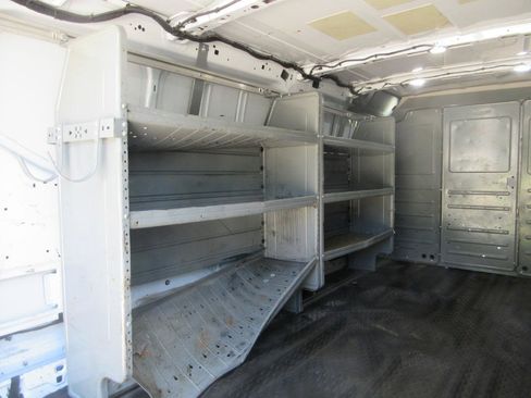 Used 2019 Ford Transit 250 148 Low Roof RWD image 17