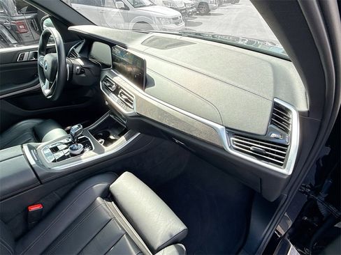 Used 2022 BMW X5 xDrive40i w/ Premium Package image 34
