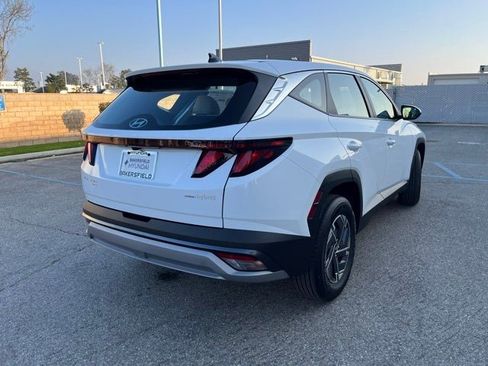 New 2026 Hyundai Tucson Blue SE image 4