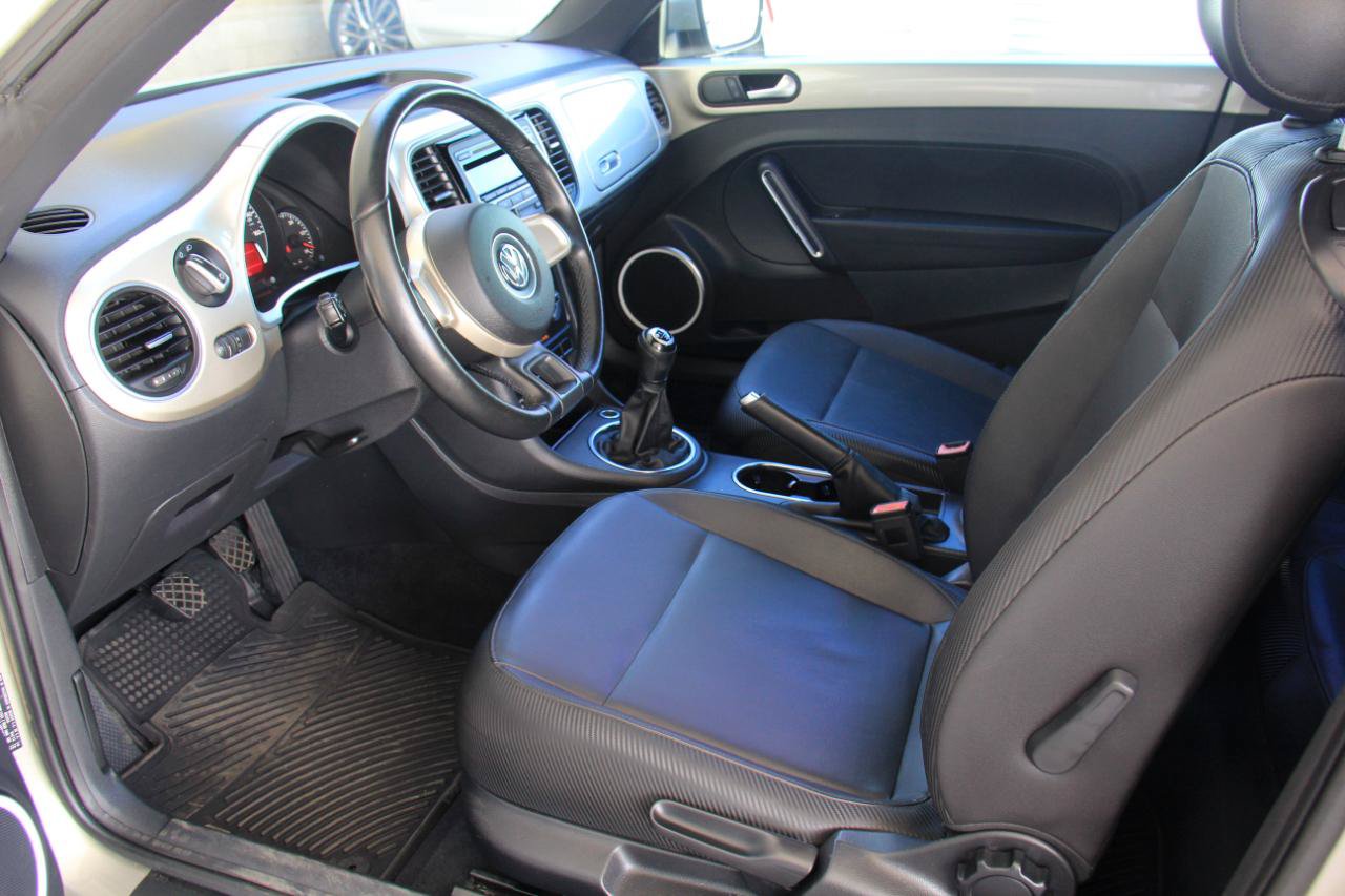 Used 2012 Volkswagen Beetle 2.5 FWD image 10
