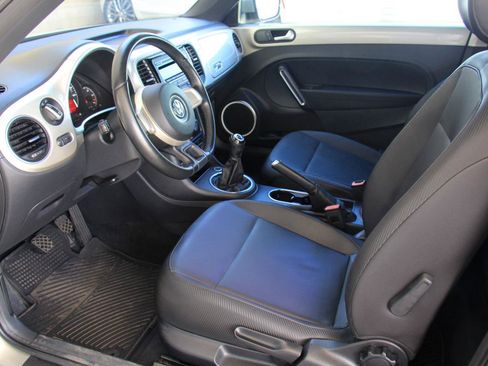 Used 2012 Volkswagen Beetle 2.5 image 10