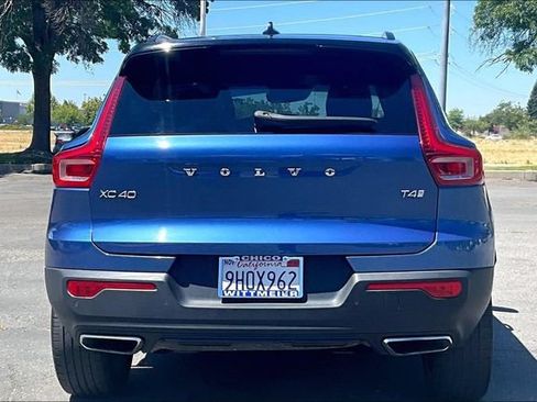 Used 2020 Volvo XC40 T4 R-Design w/ Protection Package Premier FWD image 4