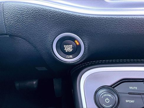 Used 2019 Dodge Challenger SXT RWD image 23