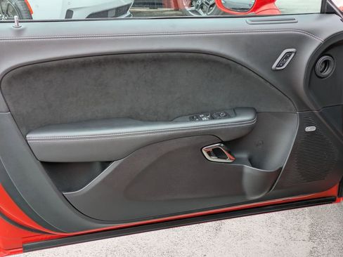 Used 2022 Dodge Challenger SRT Hellcat image 10