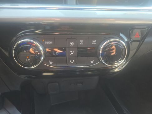 Used 2025 Chevrolet Trax LT w/ Driver Confidence Package FWD image 39
